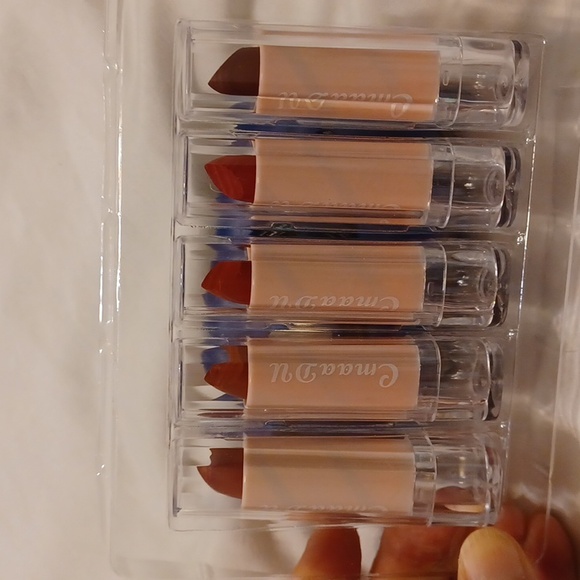 5 nwt Matte lipstick - Picture 4 of 5